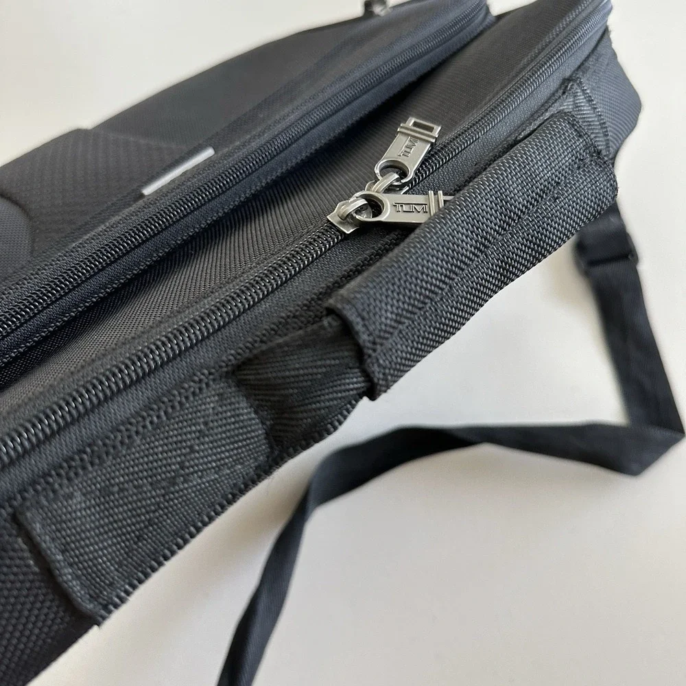 Tumi dimensions 15